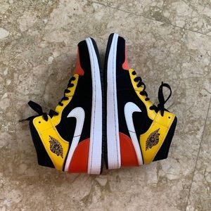 Air Jordan Mid 1 Armidillo